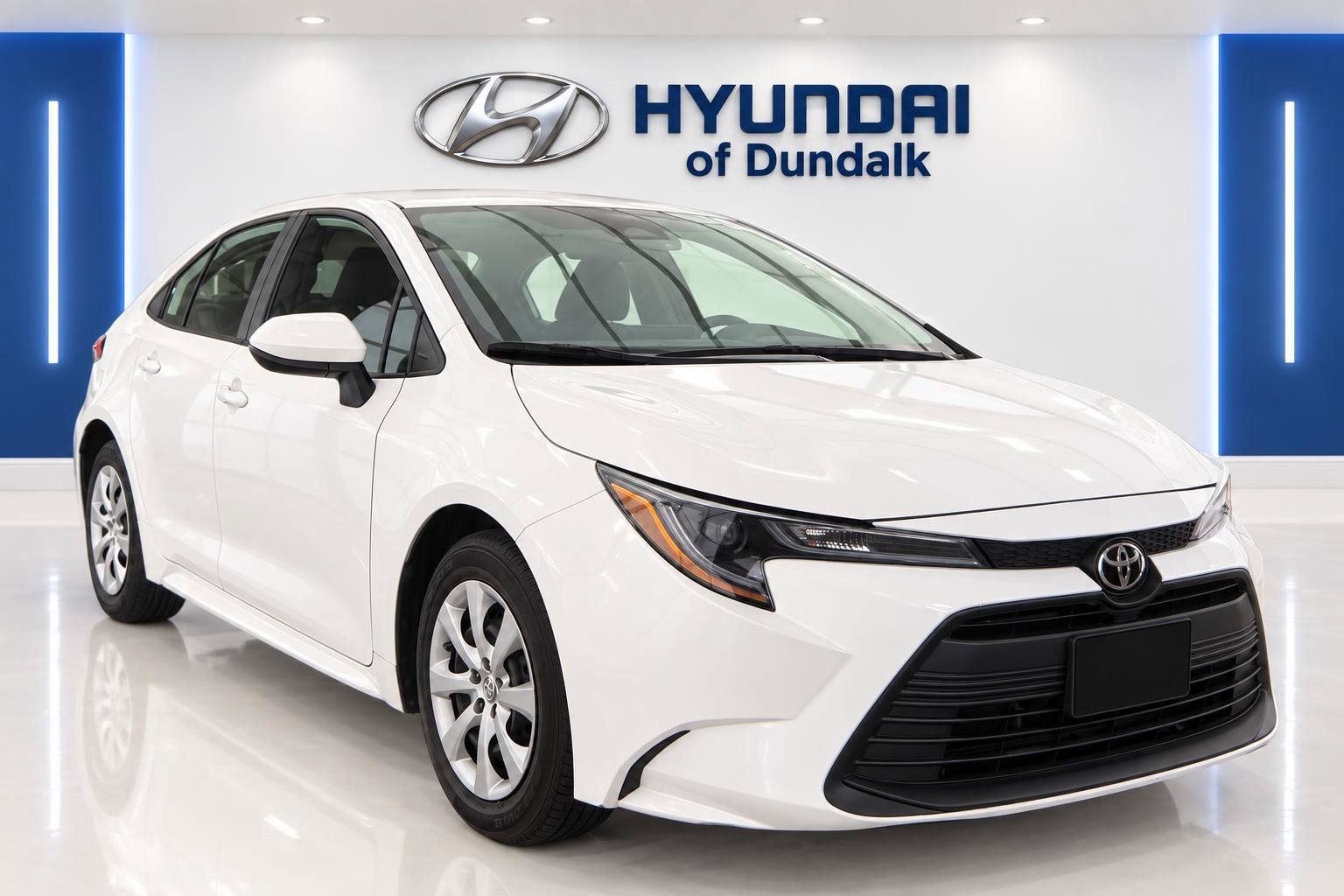 Used 2025 Toyota Corolla LE FWD image 3