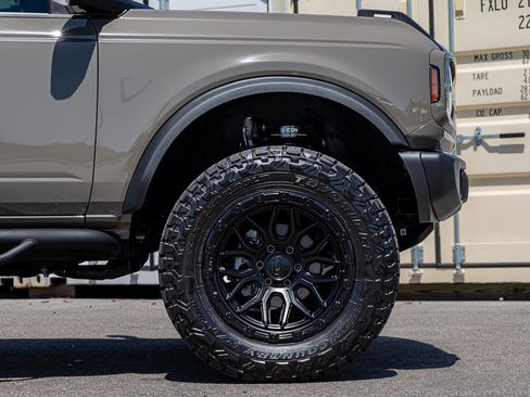 Used 2025 Ford Bronco Badlands AWD/4WD image 14