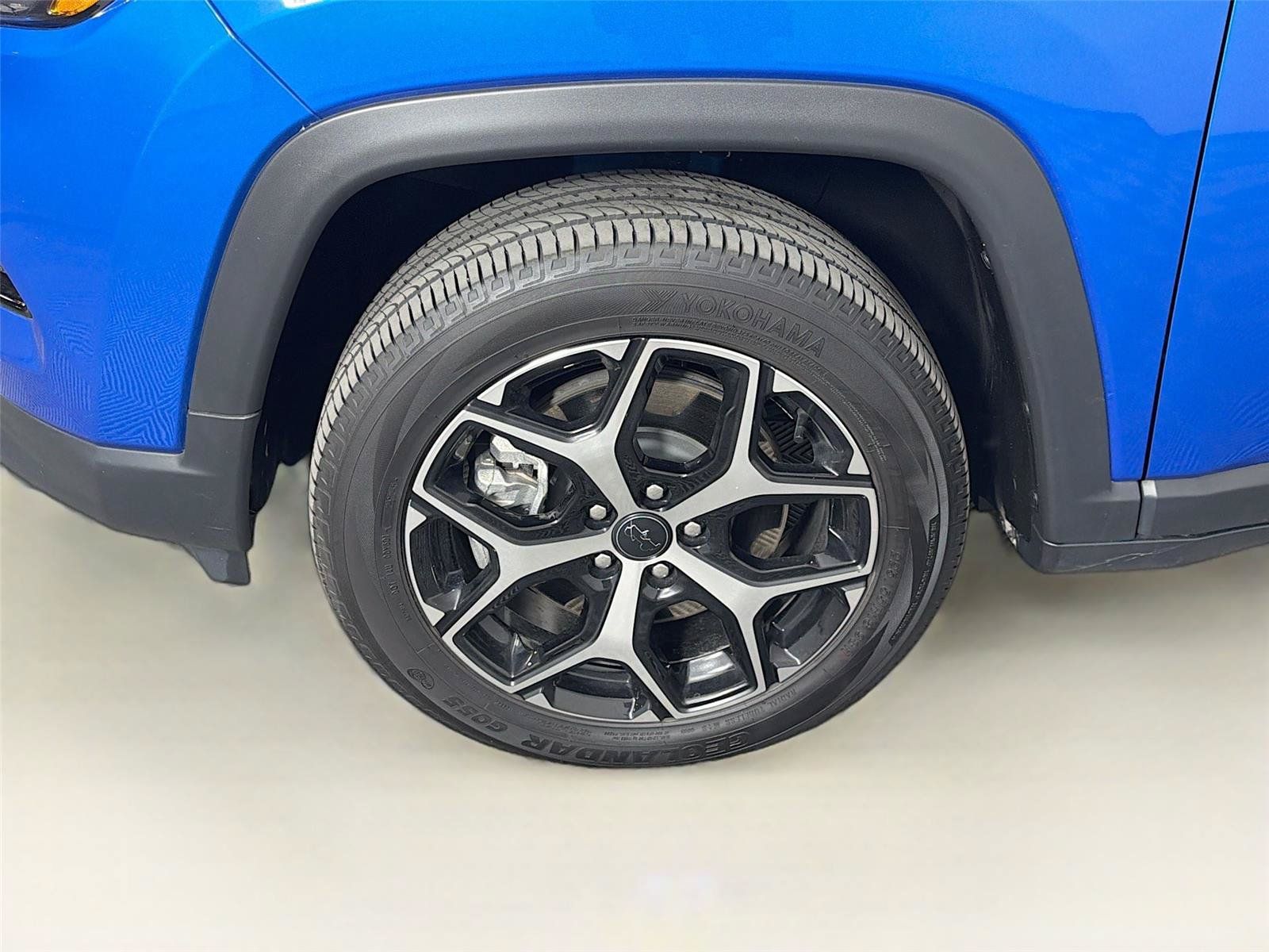 Used 2025 Jeep Compass Limited AWD/4WD image 32