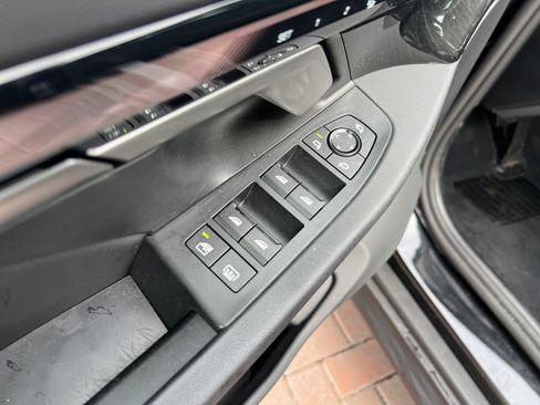 Used 2025 BMW 540i xDrive AWD/4WD image 15