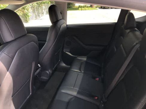 Used 2021 Tesla Model Y Long Range AWD/4WD image 37