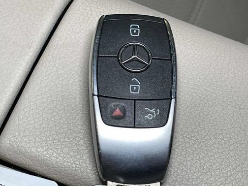 Used 2024 Mercedes-Benz GLS 450 4MATIC image 43
