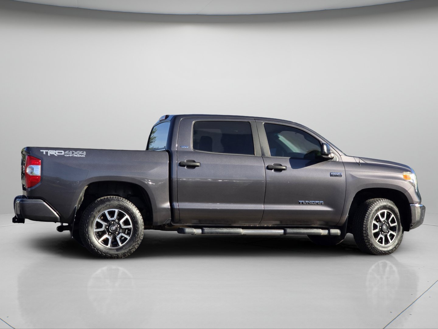 Used 2017 Toyota Tundra SR5 w/ TRD Off Road Package AWD/4WD image 24