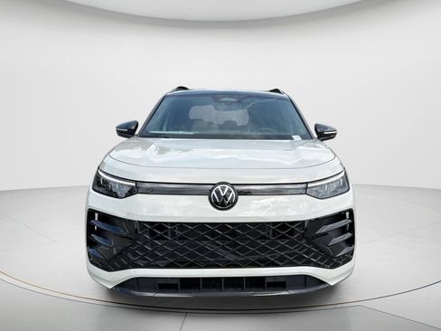 New 2026 Volkswagen Tiguan SE R-Line FWD image 2