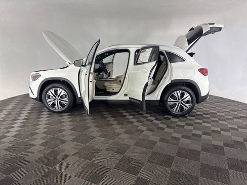 Used 2025 Mercedes-Benz GLA 250 4MATIC image 10