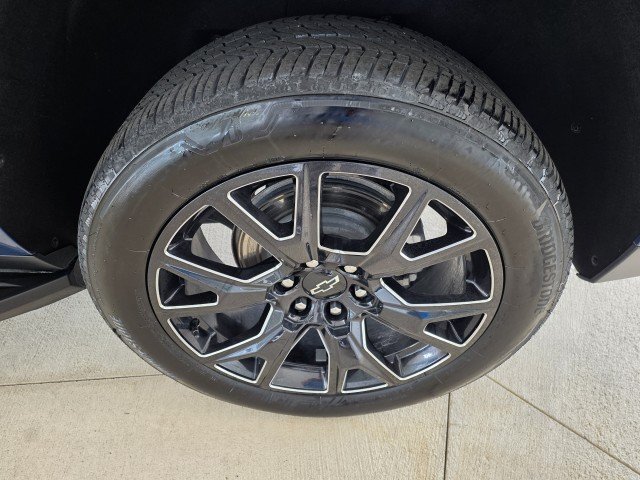 Used 2025 Chevrolet Suburban LS AWD/4WD image 20