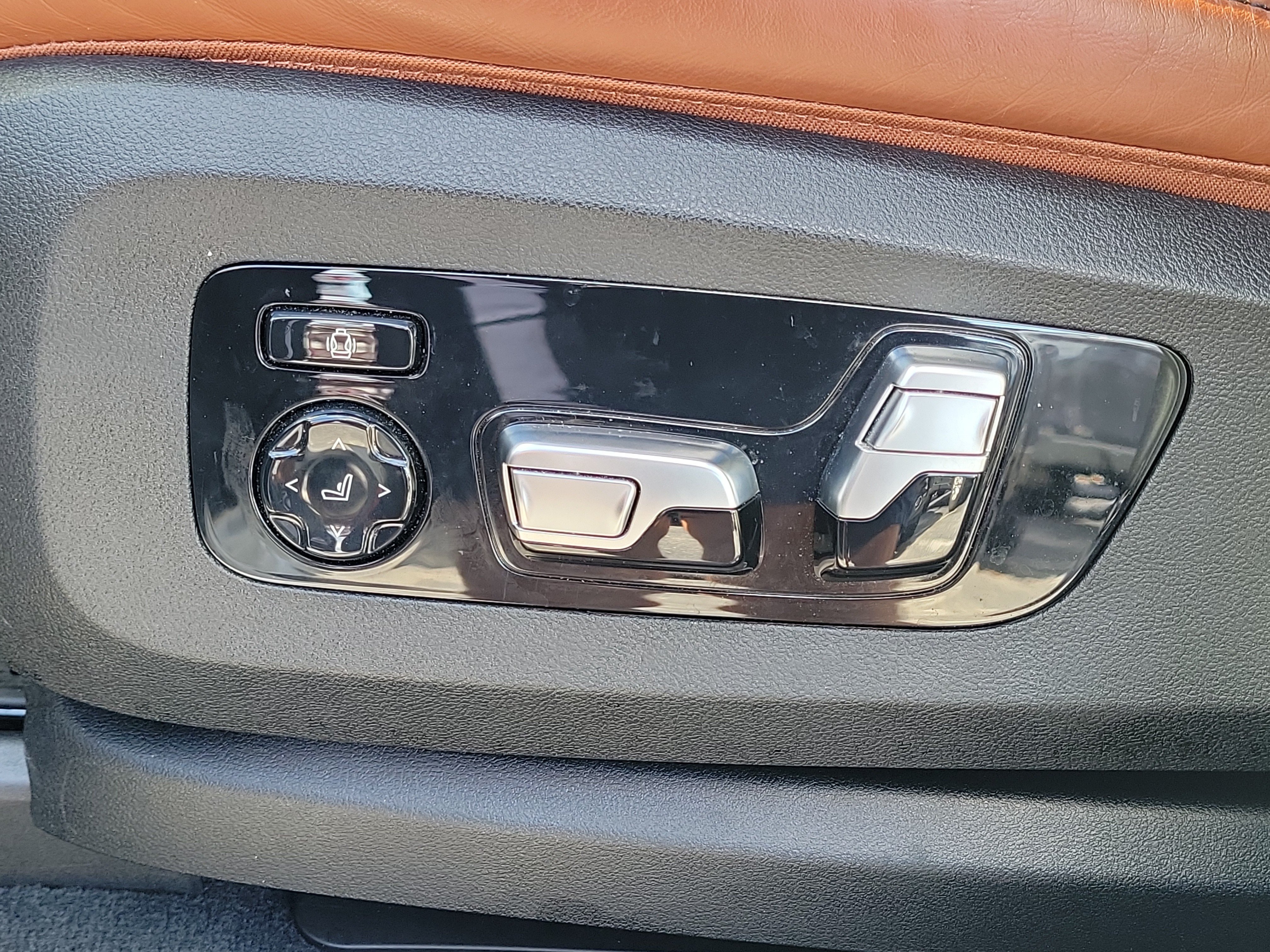 Used 2021 BMW X5 sDrive40i w/ Premium Package RWD image 16