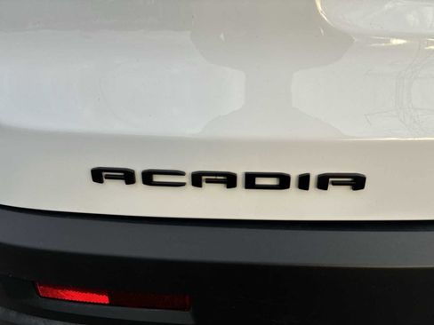 Certified 2023 GMC Acadia SLE w/ Driver Convenience Package image 31