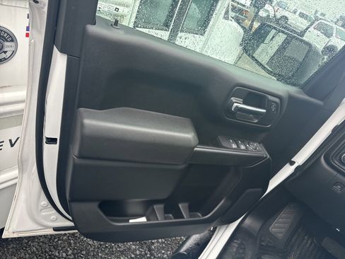 Used 2022 Chevrolet Silverado 1500 Custom image 15