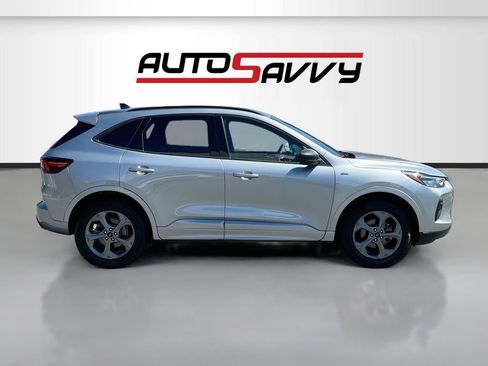 Used 2024 Ford Escape ST-Line w/ Tech Pack #1 AWD/4WD image 8