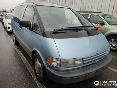 Used 1992 Toyota Previa LE image 2