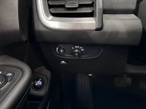 Certified 2022 GMC Terrain SLE w/ Driver Convenience Package AWD/4WD image 25