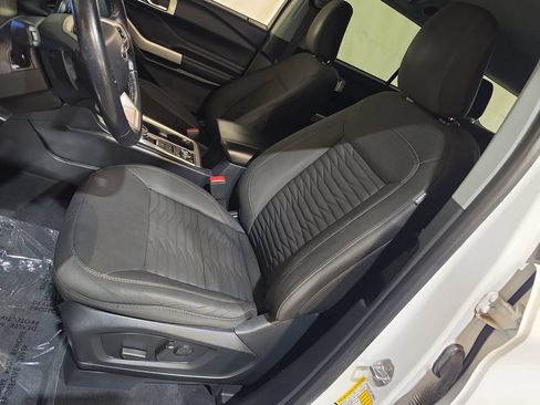 Used 2021 Ford Explorer XLT w/ Class III Trailer Tow Package AWD/4WD image 13