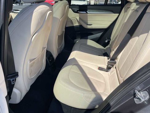 Used 2017 BMW X1 xDrive28i image 9
