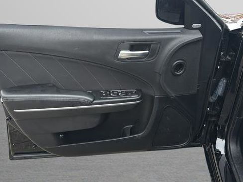 Used 2019 Dodge Charger Scat Pack w/ Navigation & Travel Group RWD image 10