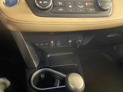 Used 2016 Toyota RAV4 Limited image 18