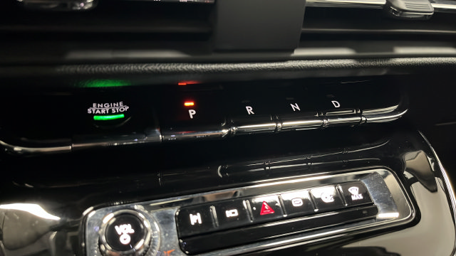 Used 2025 Lincoln Corsair Grand Touring AWD/4WD image 19