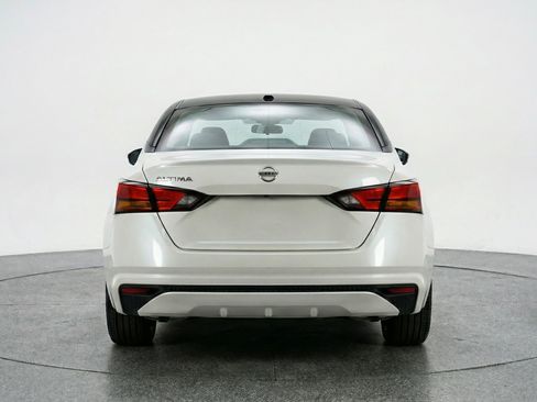 Used 2025 Nissan Altima 2.5 SV image 7