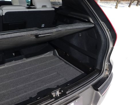 Used 2020 Volvo XC40 T4 Momentum w/ Protection Package Premier image 8