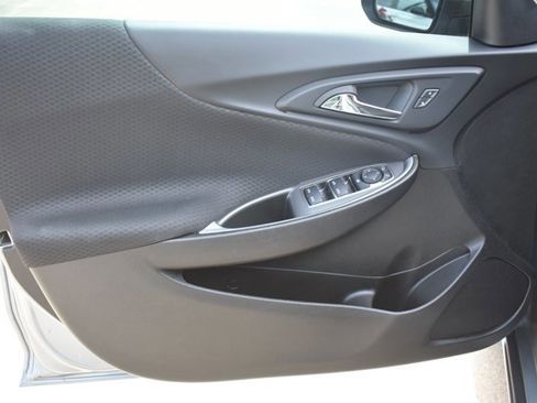 Used 2025 Chevrolet Malibu RS FWD image 11