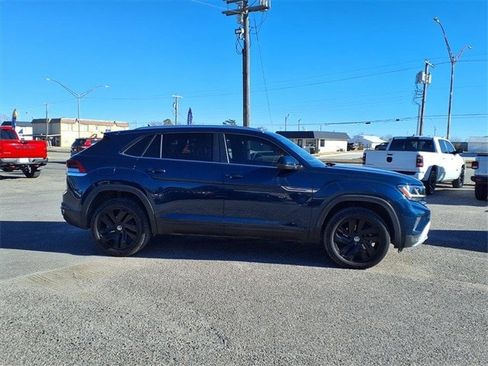 Used 2023 Volkswagen Atlas Cross Sport SE image 2