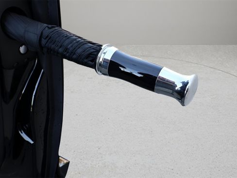 Used 2023 Rolls-Royce Cullinan Black Badge w/ Leather Finishing Pack image 17