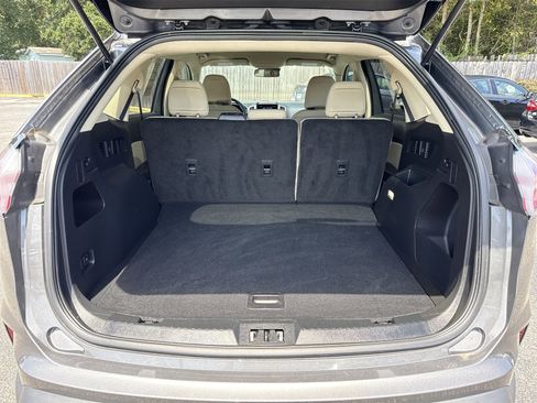 Used 2024 Ford Edge SE image 29