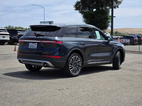 Used 2021 Lincoln Corsair Reserve w/ Equipment Group 201A FWD image 4