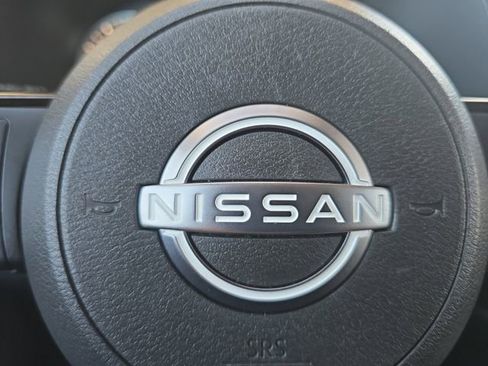 Used 2025 Nissan Pathfinder SL image 5