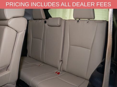 Used 2023 Toyota Highlander XLE FWD image 12
