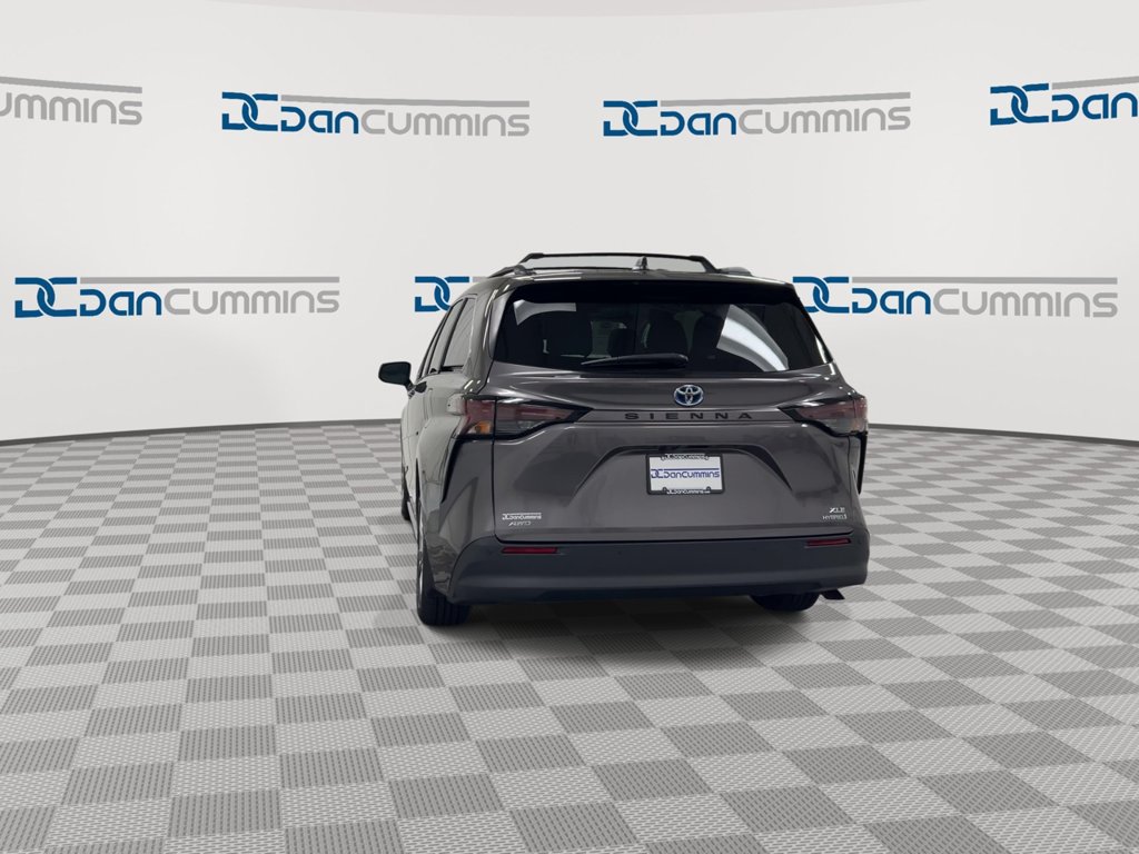Used 2024 Toyota Sienna XLE w/ XLE Plus Package AWD/4WD image 7