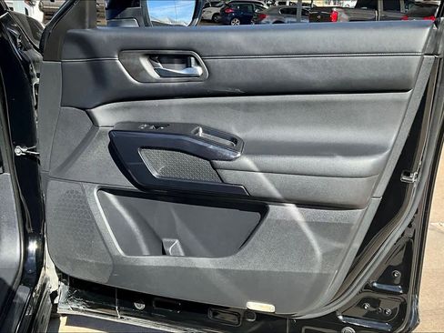 Used 2022 Nissan Pathfinder SV image 24