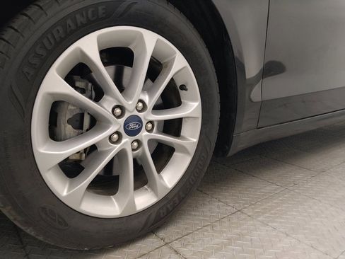 Used 2019 Ford Fusion SE FWD image 31