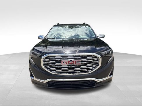 Used 2020 GMC Terrain Denali w/ Denali Premium Package AWD/4WD image 2