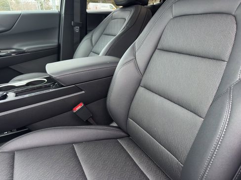 New 2026 Chevrolet Equinox LT w/ Convenience Package II image 9