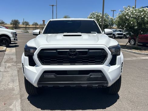 Used 2025 Toyota Tacoma TRD Sport AWD/4WD image 8