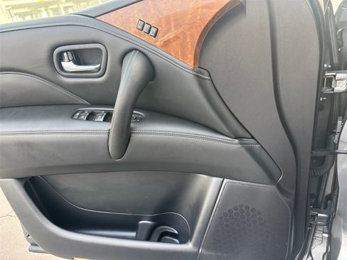 Used 2019 INFINITI QX80 Luxe w/ All-Season Package image 25