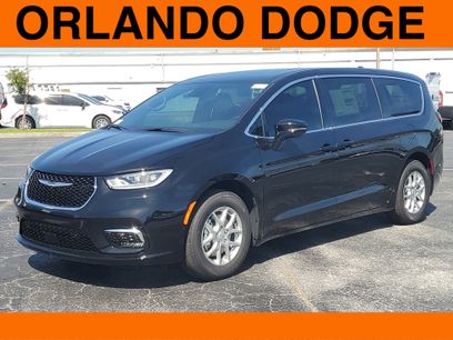 New 2026 Chrysler Pacifica Select