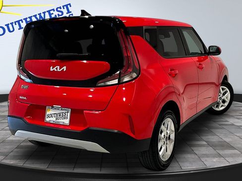 Used 2024 Kia Soul LX w/ Option Group 015 FWD image 7