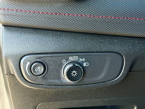 Used 2025 Chevrolet TrailBlazer RS w/ Convenience Package FWD image 10
