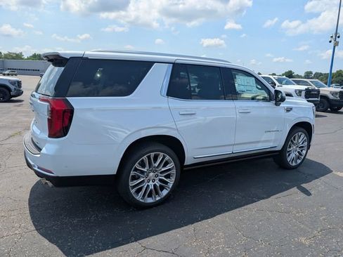 New 2026 GMC Yukon Denali w/ Denali Reserve Package AWD/4WD image 8
