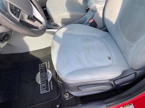 Used 2014 Hyundai Accent SE image 15