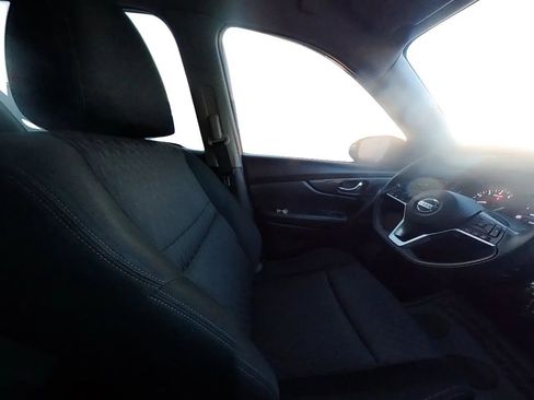 Used 2018 Nissan Rogue S image 27