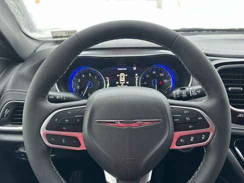 New 2026 Chrysler Pacifica Limited image 21