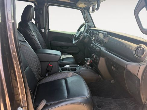 Used 2020 Jeep Wrangler Unlimited Sahara AWD/4WD image 15