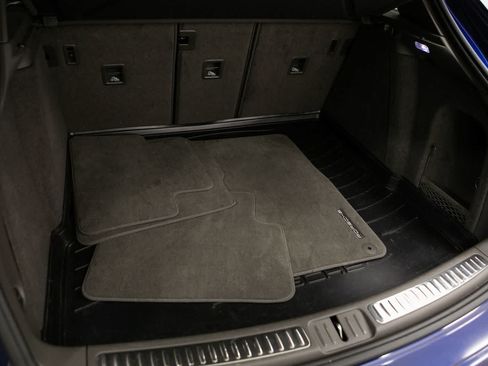 Certified 2023 Porsche Macan AWD/4WD image 36