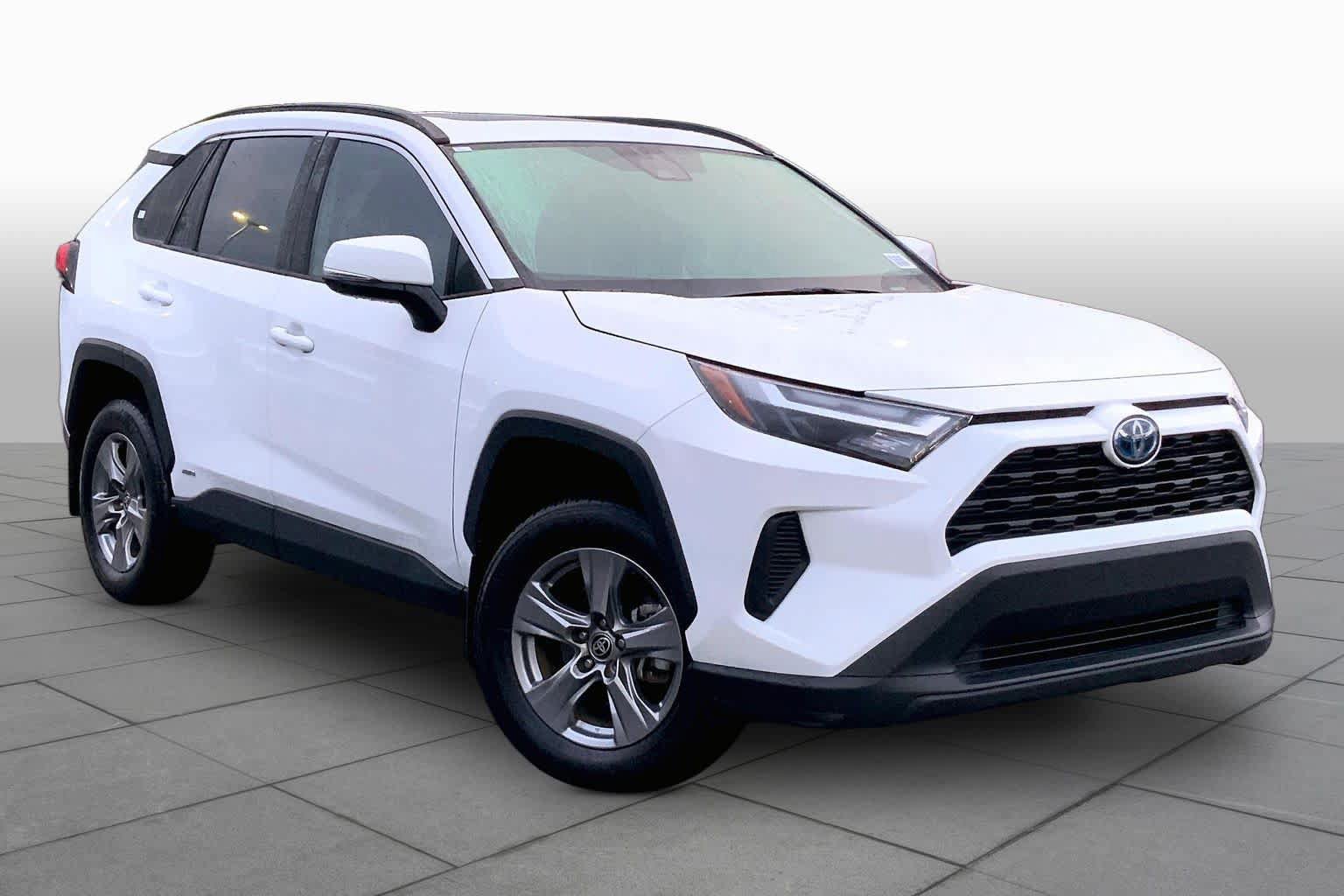 Used 2024 Toyota RAV4 XLE w/ Convenience Package AWD/4WD image 3