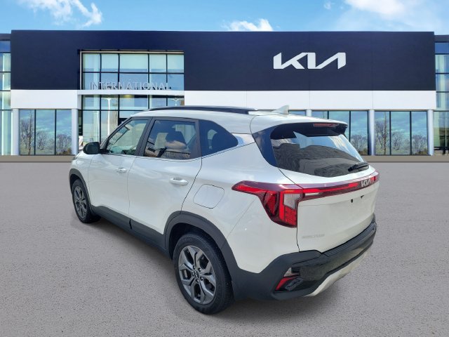 Used 2024 Kia Seltos S AWD/4WD image 4