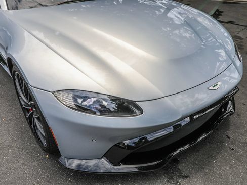 Used 2023 Aston Martin V8 Vantage Roadster RWD image 30