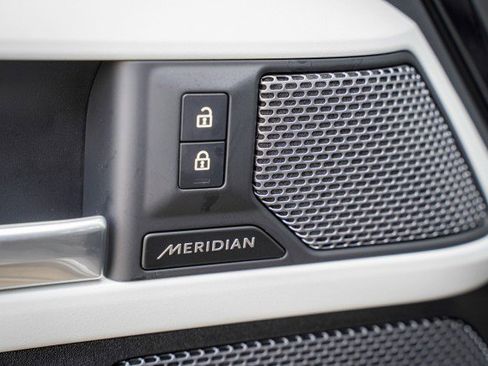 Used 2023 Land Rover Defender 110 S image 35